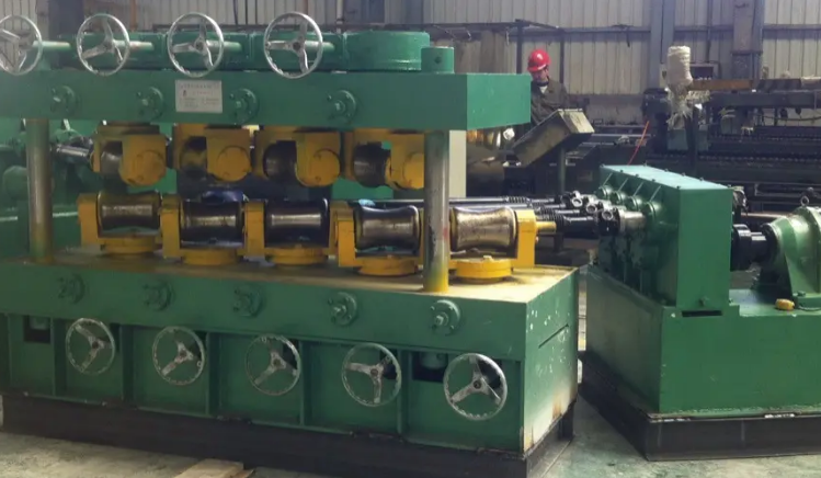 Seamless Tube Pressure Straightening Machine