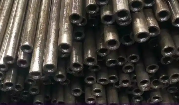 Seamless Steel Tubes in Oil Refining 